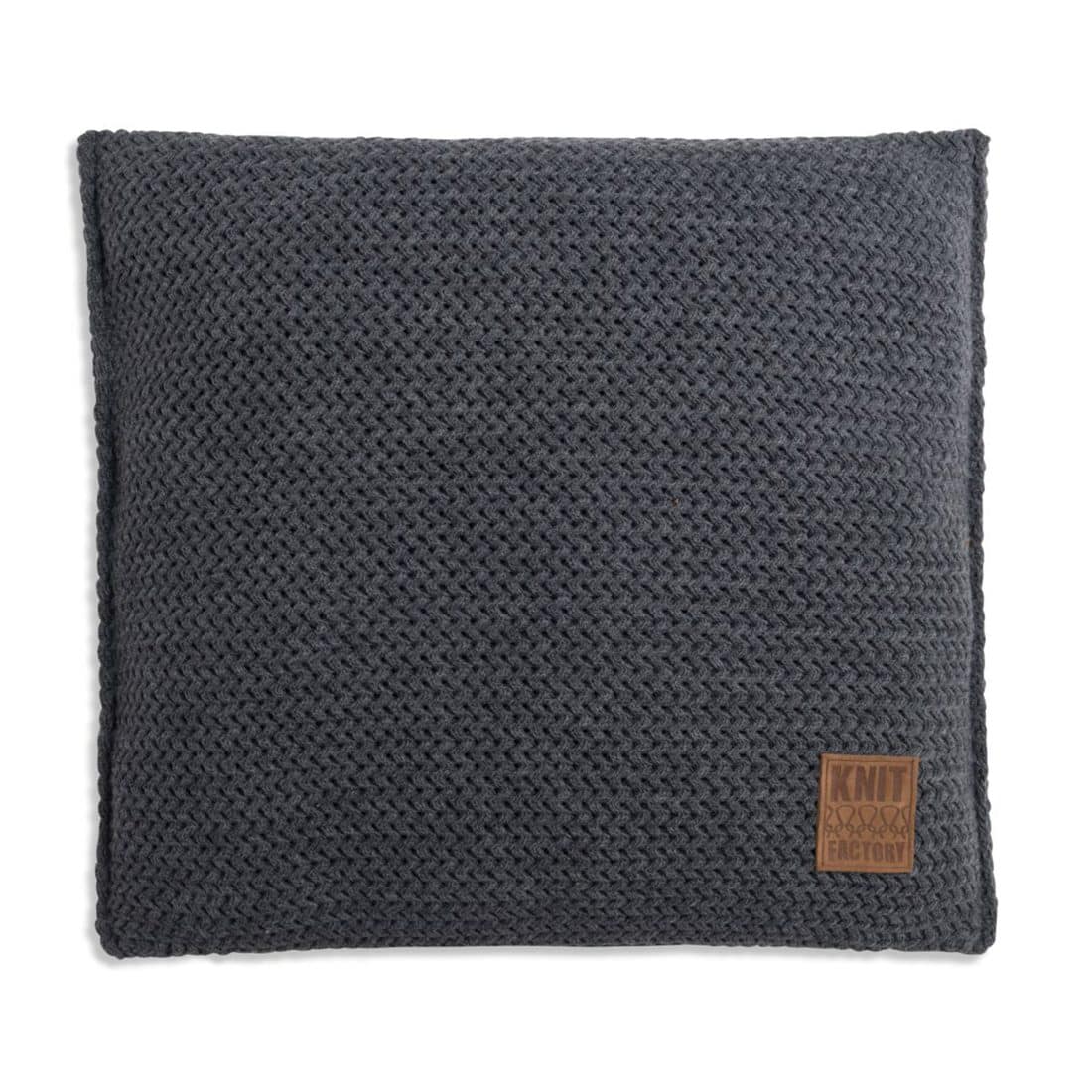 Knit Factory Sierkussen Maxx Antrachiet