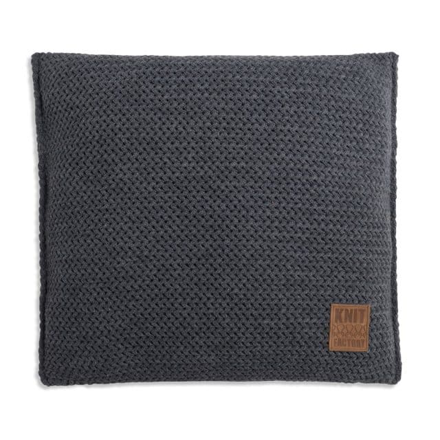 Knit Factory Sierkussen Maxx Antrachiet